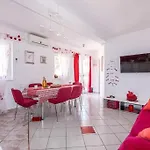 Apartamento Alenka Near The