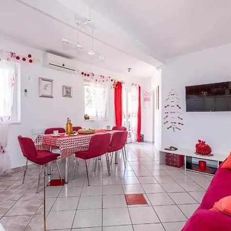 Apartment Alenka Near The