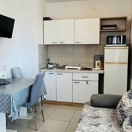 Apartment Alenka Near The Brodarica (Sibenik-Knin)