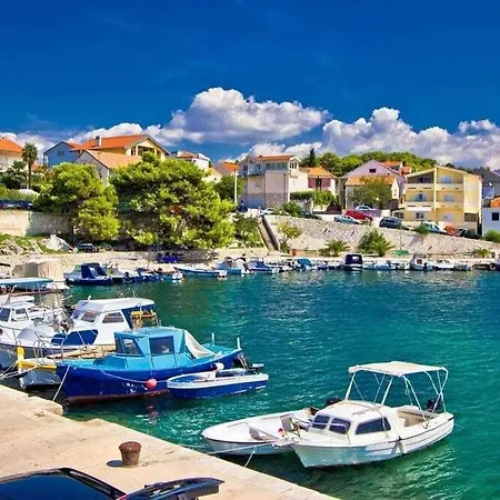 Alenka Near The Apartment Brodarica (Sibenik-Knin)