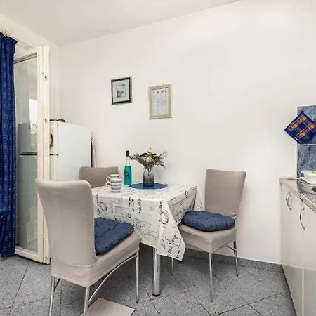 Apartment Alenka Near The Brodarica (Sibenik-Knin)